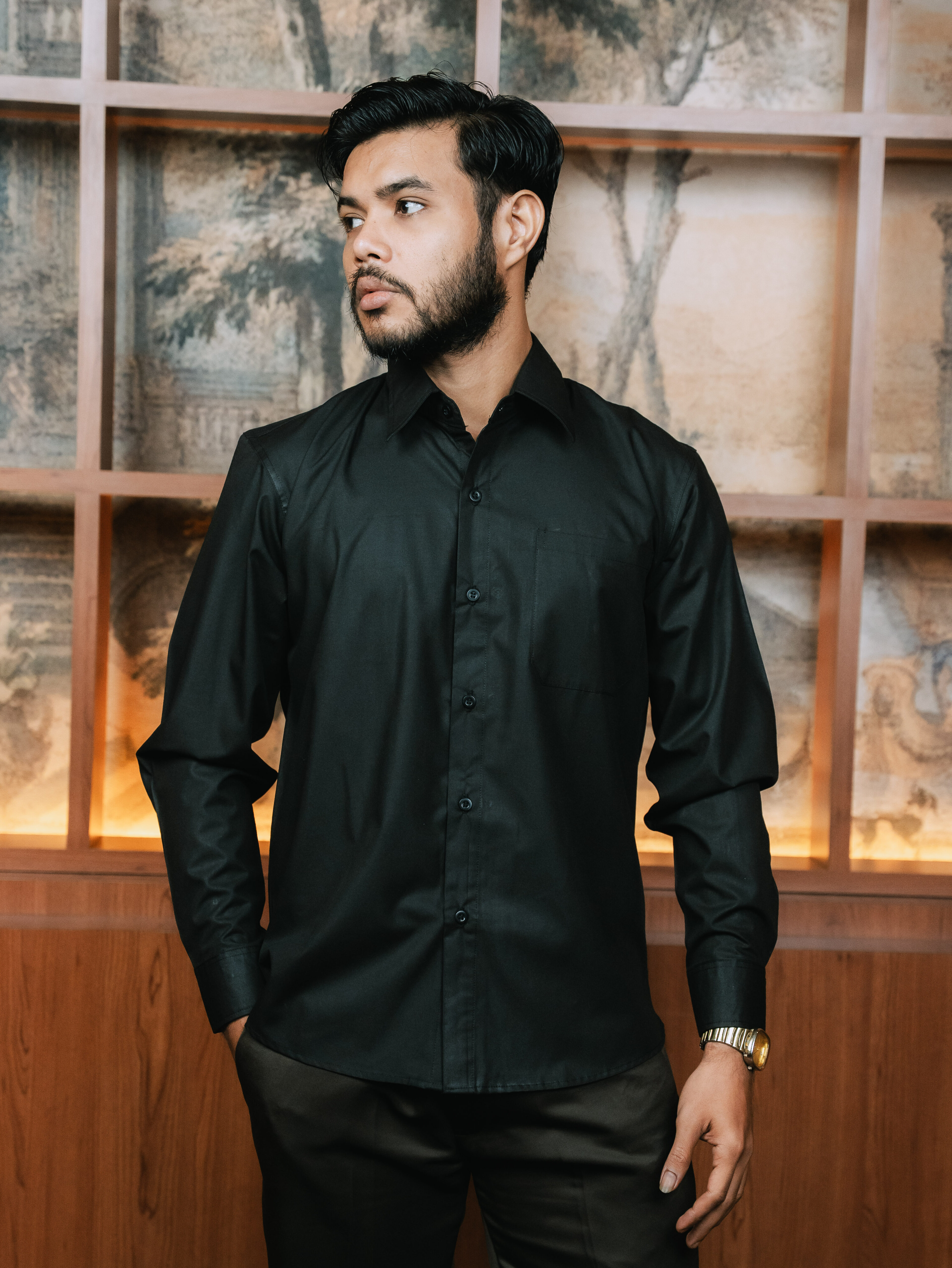 KEMEJA POLOS HITAM